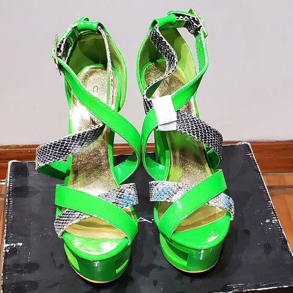 Cutout wedges in neon green - Picture 3 of 5